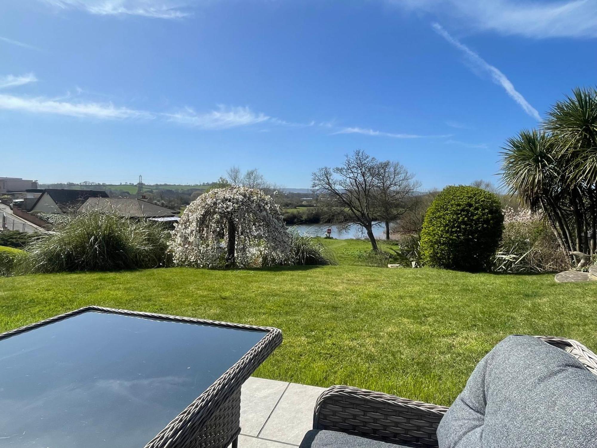 River Retreat Apartment Exeter - River Views & Parking Екстер'єр фото